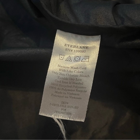 EVERLANE The ReNew Water-Resistant Hooded Windbreaker in Dark Navy Sz S - Picture 13 of 13